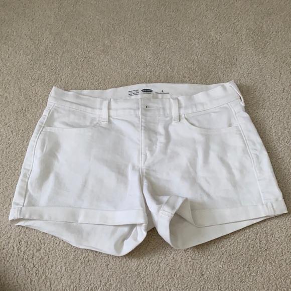 NWOT OLD NAVY SHORTS - Picture 1 of 4